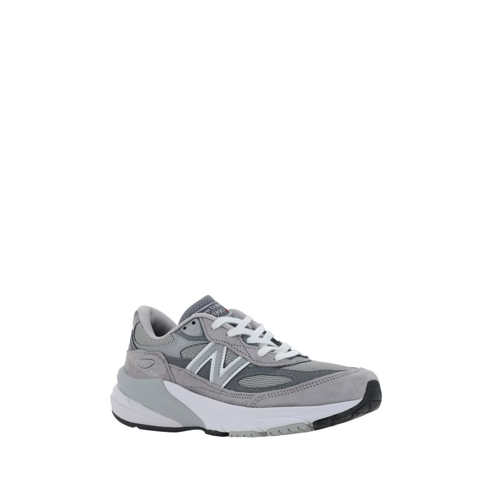 990 Sneakers