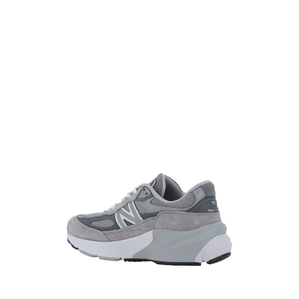 990 Sneakers