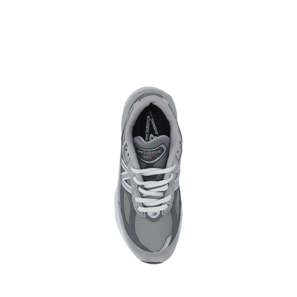 990 Sneakers